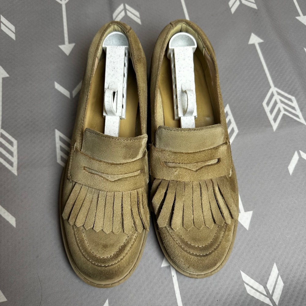 Clarks Orinoco 2 Suede Fringe Loafers Slip On Comfort Shoes Beige Women's Sz 7.5